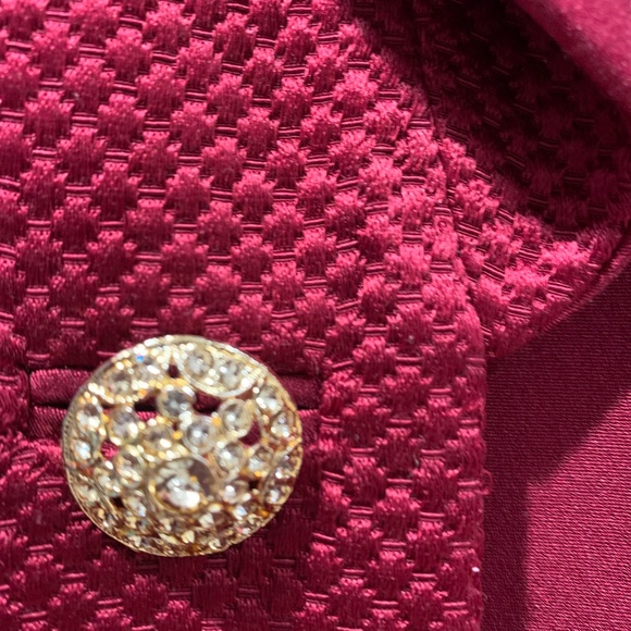 Dresses - Picture 5 of 9